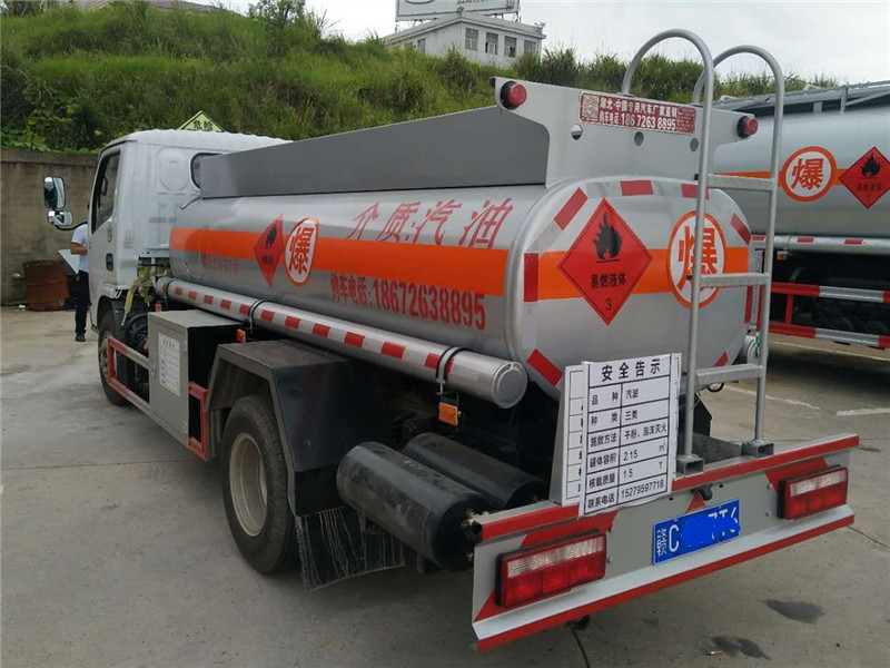 �B�������͹޲۹ތ���܇�S�ҹپW(w��ng)_�ƄӼ���վ�\��܇_Σ�UƷҺ�w�\ݔ܇���b�S_�X�Ͻ�Һ���\ݔ�\��܇�r��_�w�C����ԽҰ�͹�܇_ȫ�������(q��)�͹޼���܇_���᚛�x܇���b�S_����������ˮ���܇_Һ�����\ݔ��܇�DƬ_�S��ֱ�N���և��������͹�܇�V�^(q��)���ô��R���۹�܇